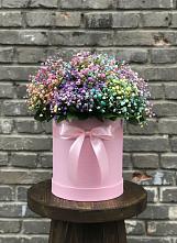 Цветочная композиция из Гипсофила и Розы в шляпной коробке в Ровное