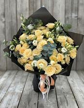 Букет цветов из:  Розы и Лизиантусы в Ровное