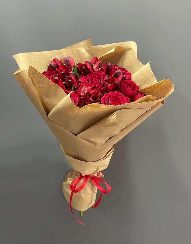 Букет цветов из: Альстромерии и Розы в Ровное