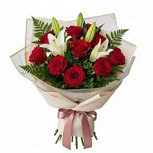 Букет цветов из:  Лилии и Розы в Ровное