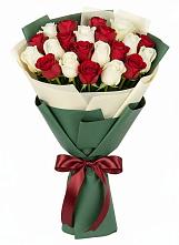 Букет Микс из красных и белых роз в Ровное