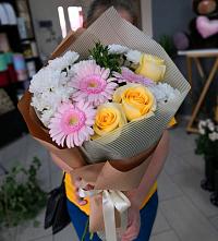 Букет цветов из:  Герберы, Розы и Хризантемы в Ровное