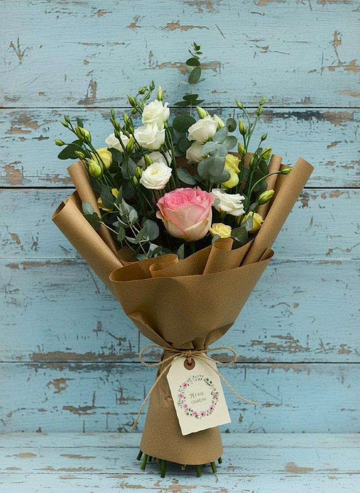 Букет цветов из: Розы и Лизиантусы в Ровное