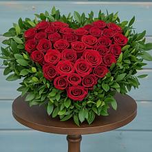 Цветочная композиция из Розы в виде сердца в Ровное