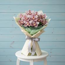 Букет цветов из:  Орхидеи и Розы в Ровное