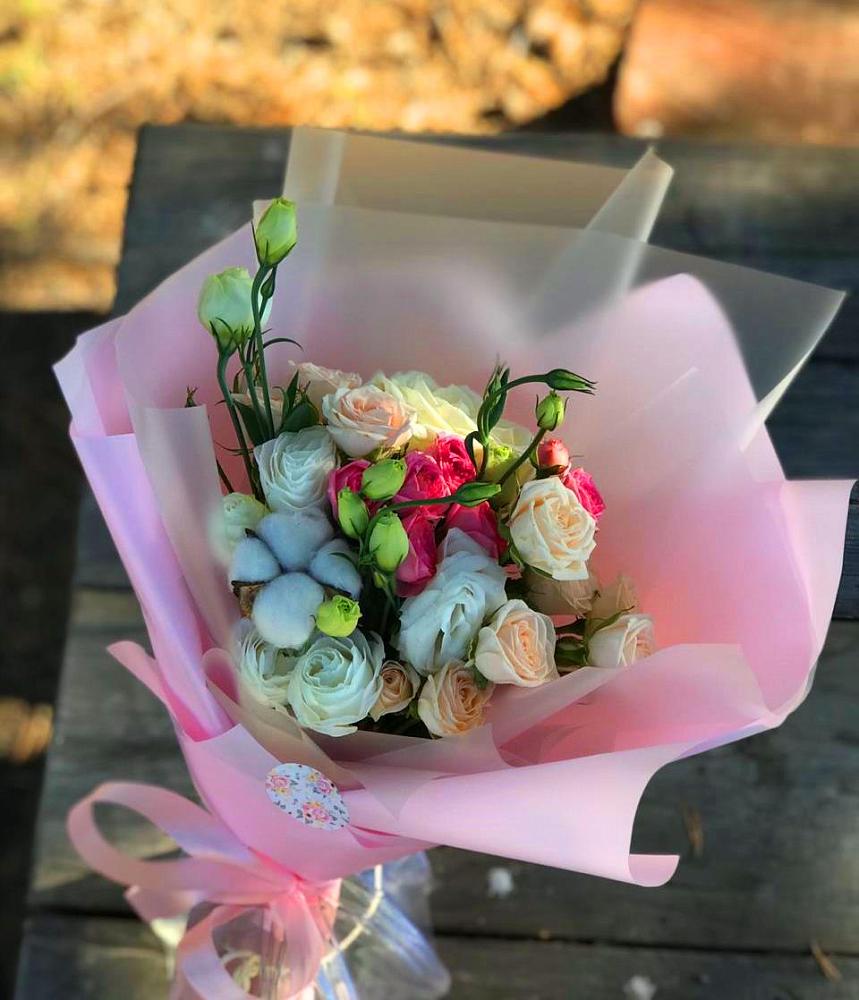 Букет цветов из: Розы и Лизиантусы в Ровное