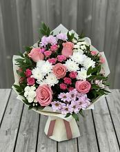 Букет цветов из:  Альстромерии, Гвоздики, Розы и Хризантемы в Ровное