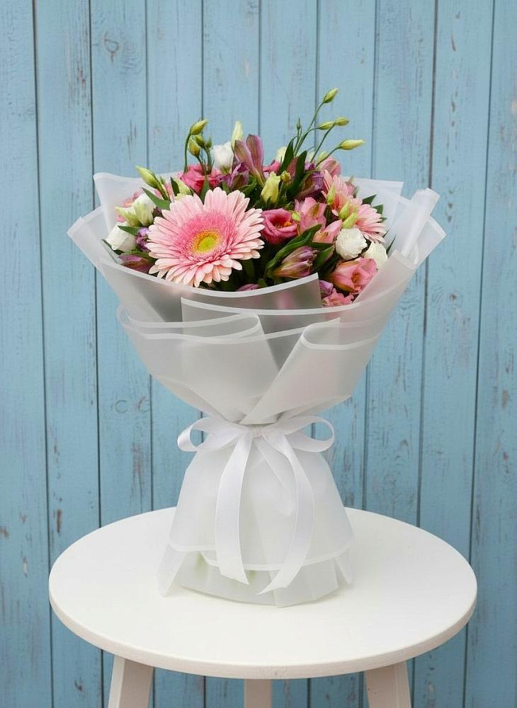 Букет цветов из: Герберы, Альстромерии и Лизиантусы в Ровное