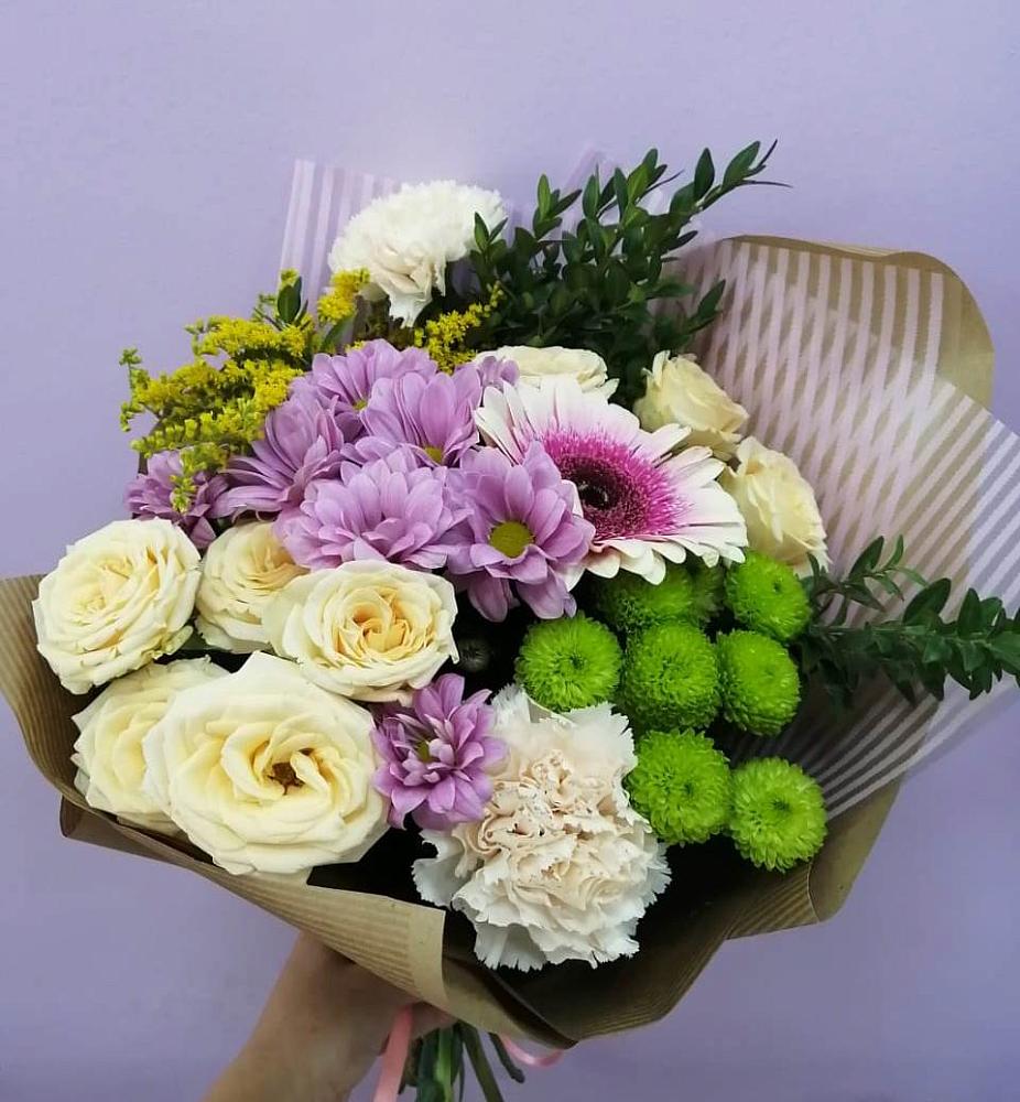 Букет цветов из: Хризантемы, Розы, Гвоздики и Герберы в Ровное