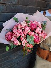 Букет розы в пальмах в Ровное Букет цветов из: Розы в Ровное