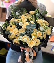 Букет цветов из:  Розы и Лизиантусы #REPLACE_PRED# Ровное