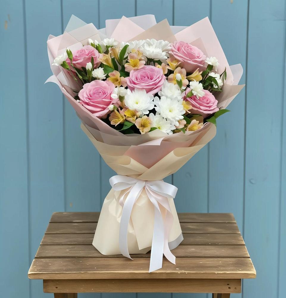 Букет цветов из: Гвоздики, Орхидеи и Розы в Ровное