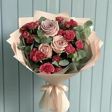 Букет цветов из:  Гвоздики и Розы в Ровное