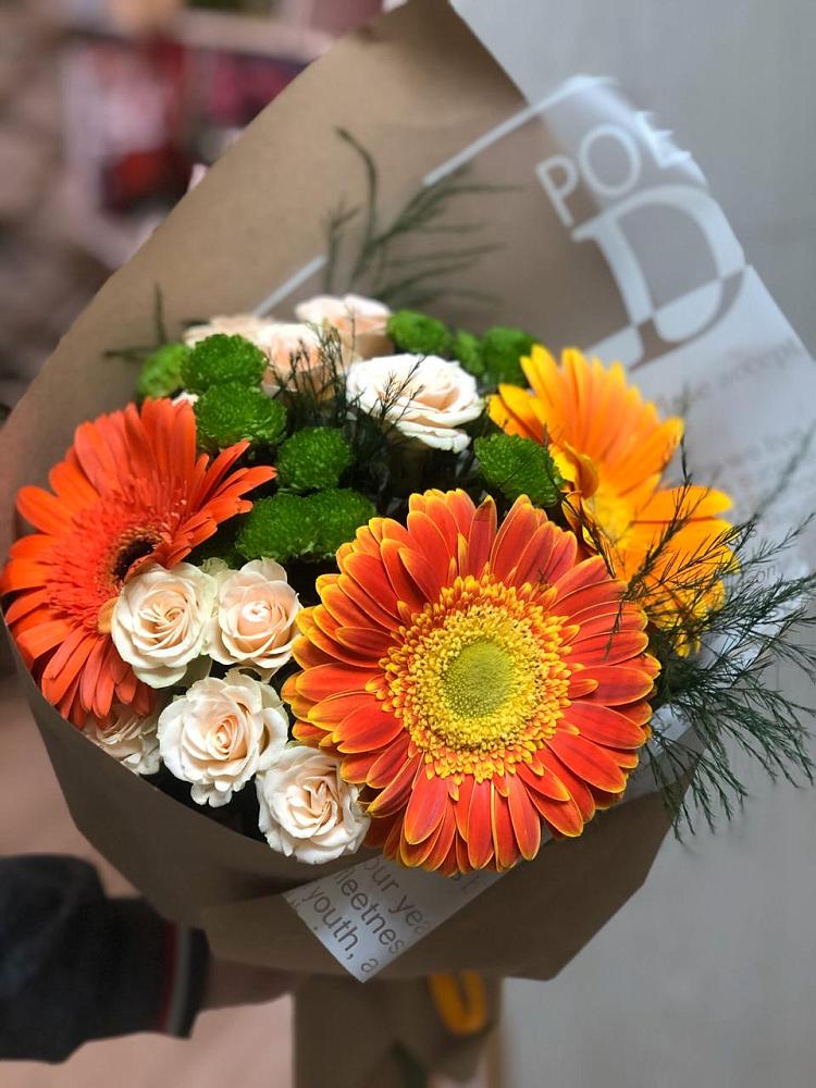 Букет цветов из: Герберы, Хризантемы и Розы в Ровное