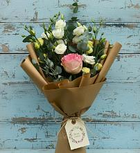 Букет цветов из:  Розы и Лизиантусы в Ровное