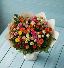 Букет Микс из разноцветных кустовых роз в Ровное