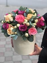 Цветочная композиция из Розы в шляпной коробке в Ровное
