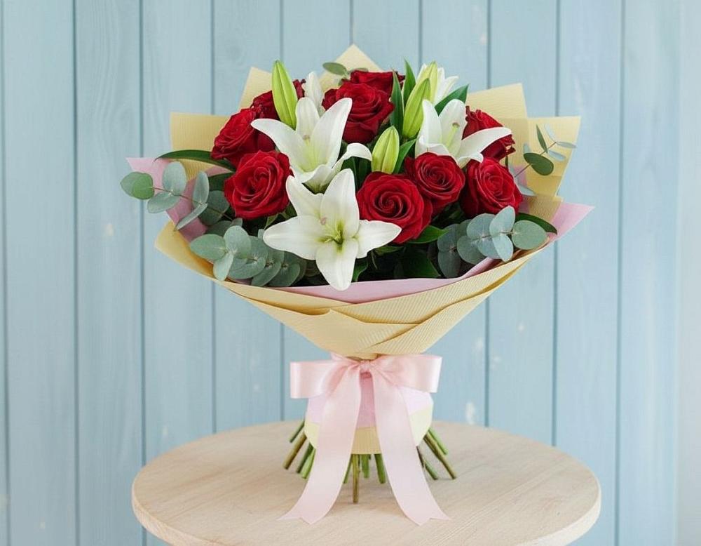 Букет цветов из: Лилии и Розы в Ровное