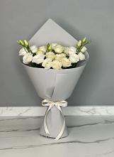 Букет цветов из:  Розы и Лизиантусы в Ровное